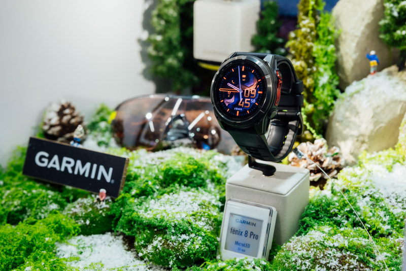 ks凯时携手Garmin 推出首款Micro LED智慧手表